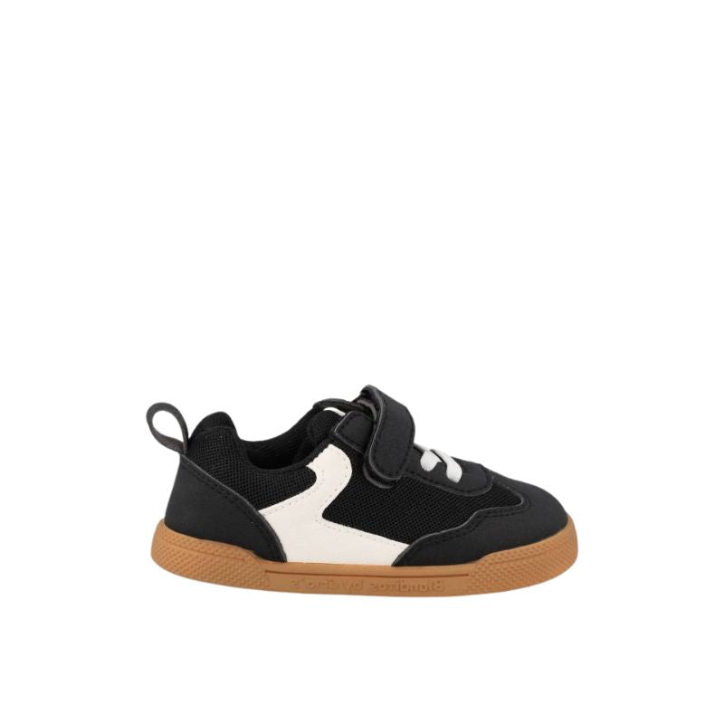 Sapatilha barefoot Flash preta com fecho de velcro e sola antiderrapante